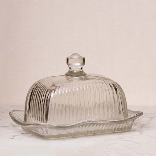 BUTTER DISH IN CLEAR GLASS
