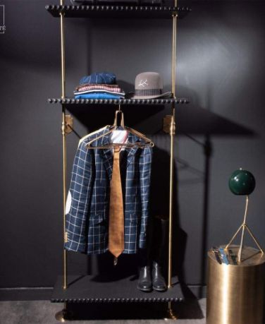 DRESSING WITH 3 SHELVES AND BRASS HANGERS