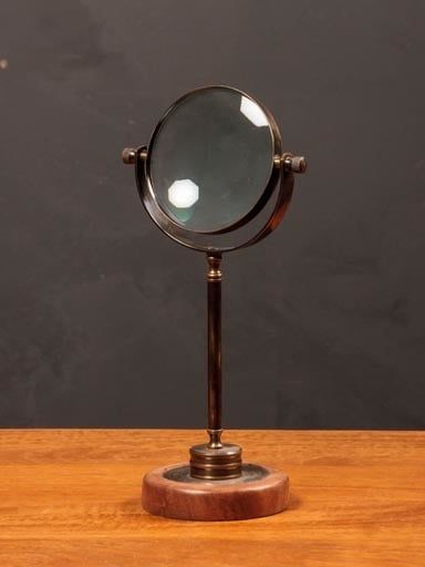 BIG MAGNIFIER ON WOODEN STAND
