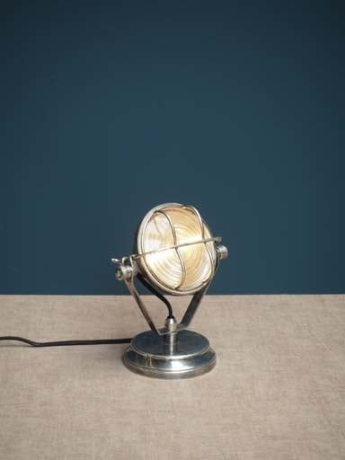 TABLE LAMP WITH RIBBED GLASS