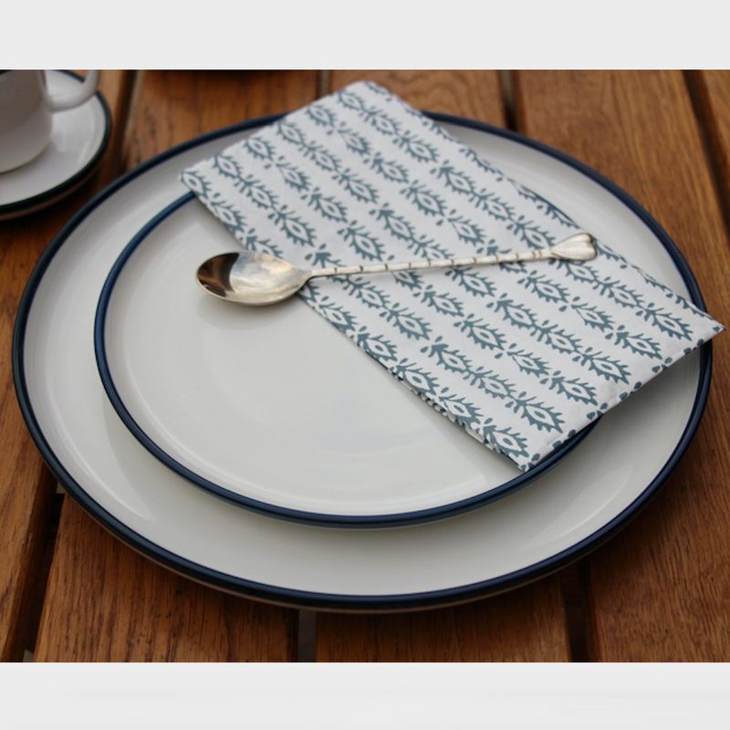 SMALL PLATE WITH BLUE EDGE