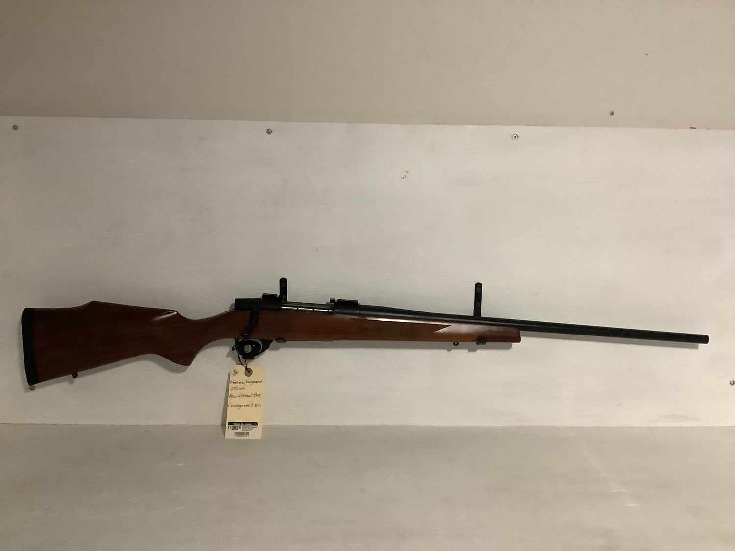 Weatherby Vanguard .270 Winchester Walnut Stock — Like New Condition