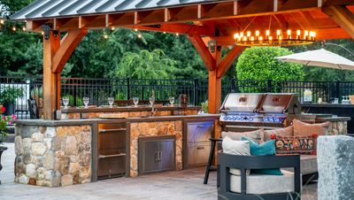 Outdoor Kitchen