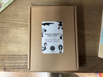 Black and White A-Z Animal Flash Cards