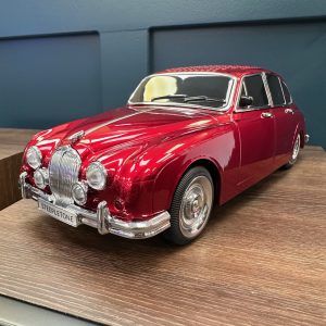 Retro Car Speaker - Bluetooth &amp; FM Radio (red Jag)