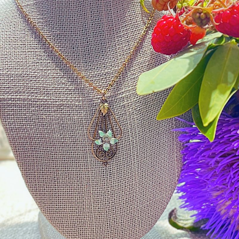 Vintage 10k Yellow Gold Blue Flower Diamond Necklace