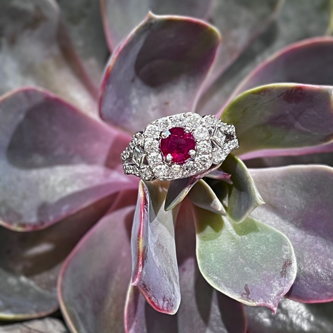 Pre-Loved 14k White Gold  5.5mm Ruby &amp; Accent Diamond Engagement Ring