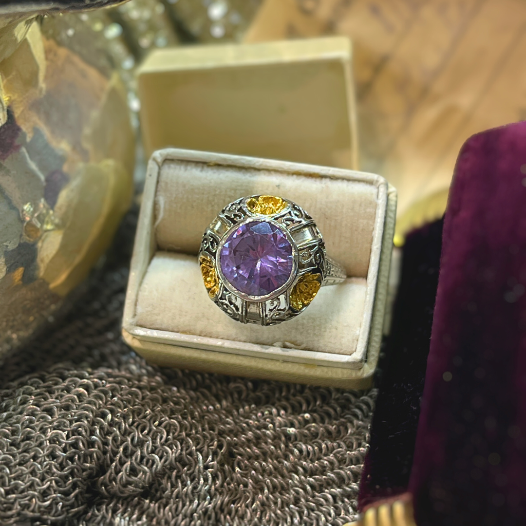 Pre-loved Vintage 14k Two Tone Gold Bezel Set Amethyst  Fashion Ring