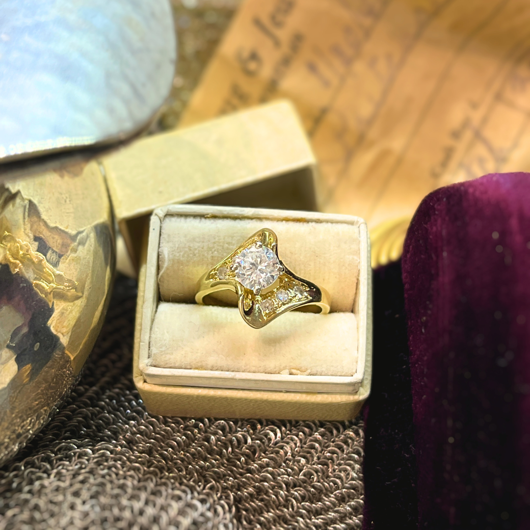 Pre Loved 14K YG .80ctw Transitional Round Cut Engagement Diamond Ring