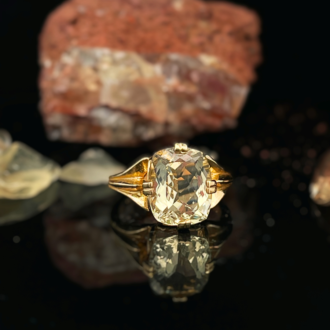 14k Yellow Gold Pale Yellow Elongated Cushion Cut Oregon Sunstone Ring