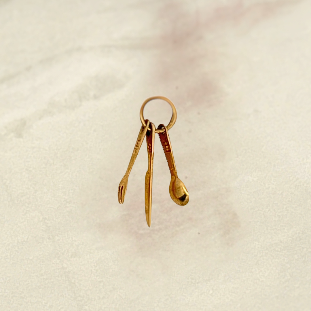 Pre-loved 14k YG Vintage Cooking Charm