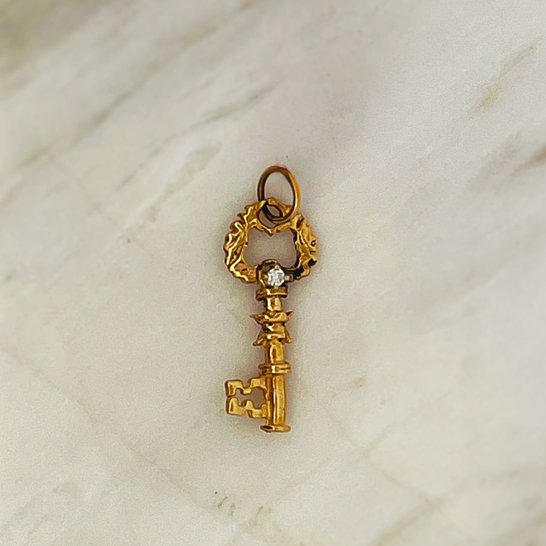 Pre-Loved 10k YG Vintage Key To my Heart Charm w/ Diamond .05ctw