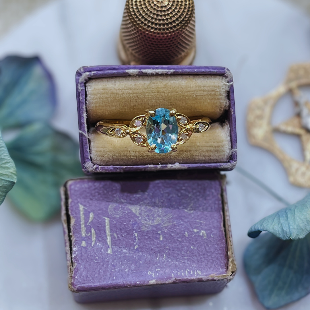 Pre-Loved 14k Yellow Gold 7x5mm Oval Aquamarine &amp; Diamond Fashion Ring