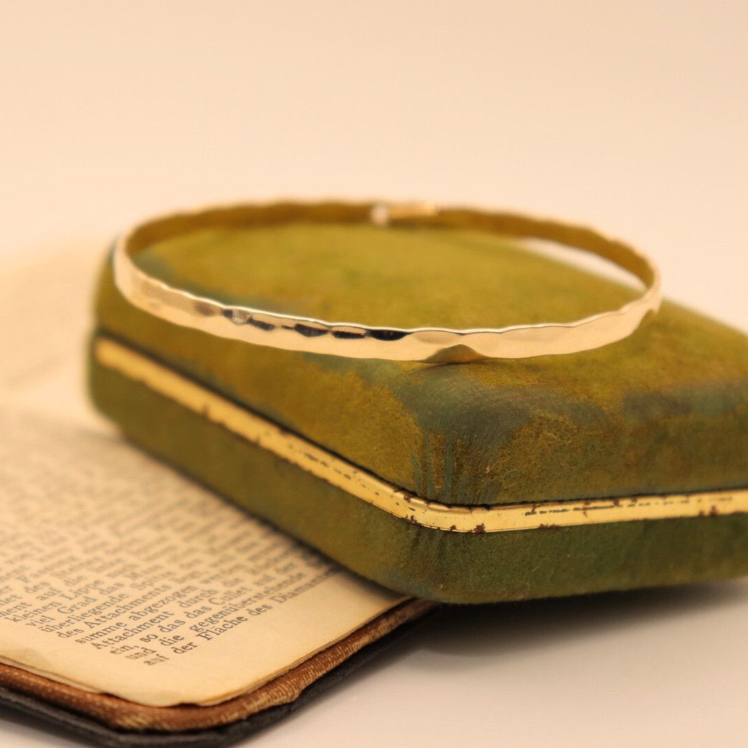 Pre-loved 14k YG Hammered Bangle Bracelet