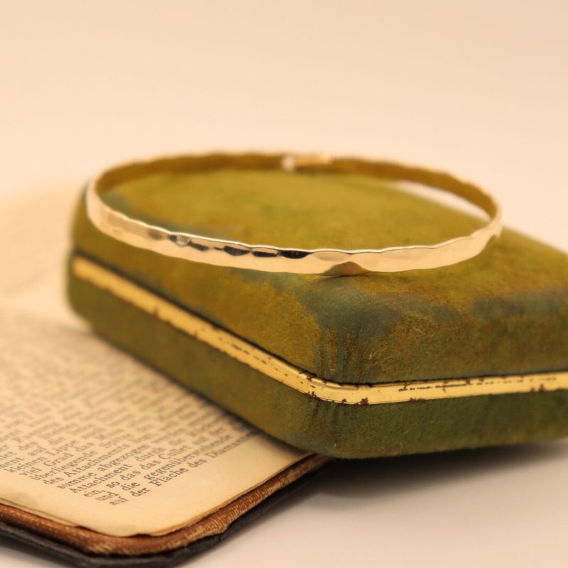 Pre-loved 14k YG Hammered Bangle Bracelet