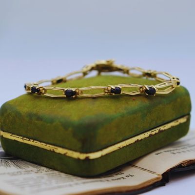 Pre-loved 14k YG Oval Sapphire Fashion Bracelet