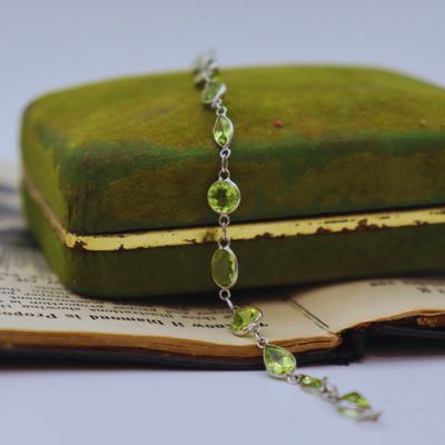 Pre-loved 14k White Gold Heart, Oval and Round Peridot Fashion Bracelelet