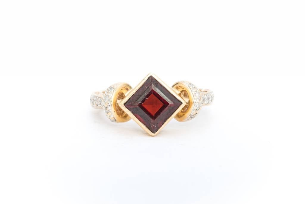 Ruby and Diamond Ring Yellow Gold 14k