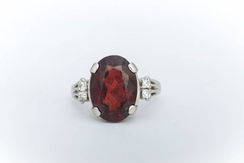 Red Garnet and Diamond Ring White Gold 14k