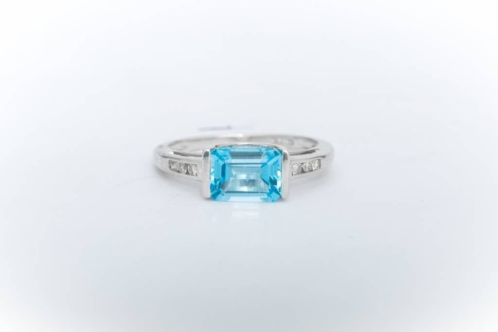 Aquamarine Radiant Cut White Gold Ring 14k