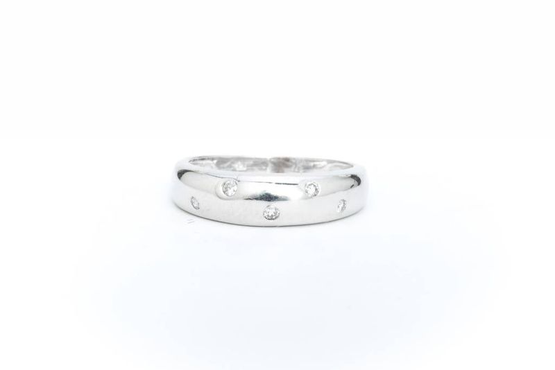 Fashion Ring White Gold With Accent Diamonds 14k