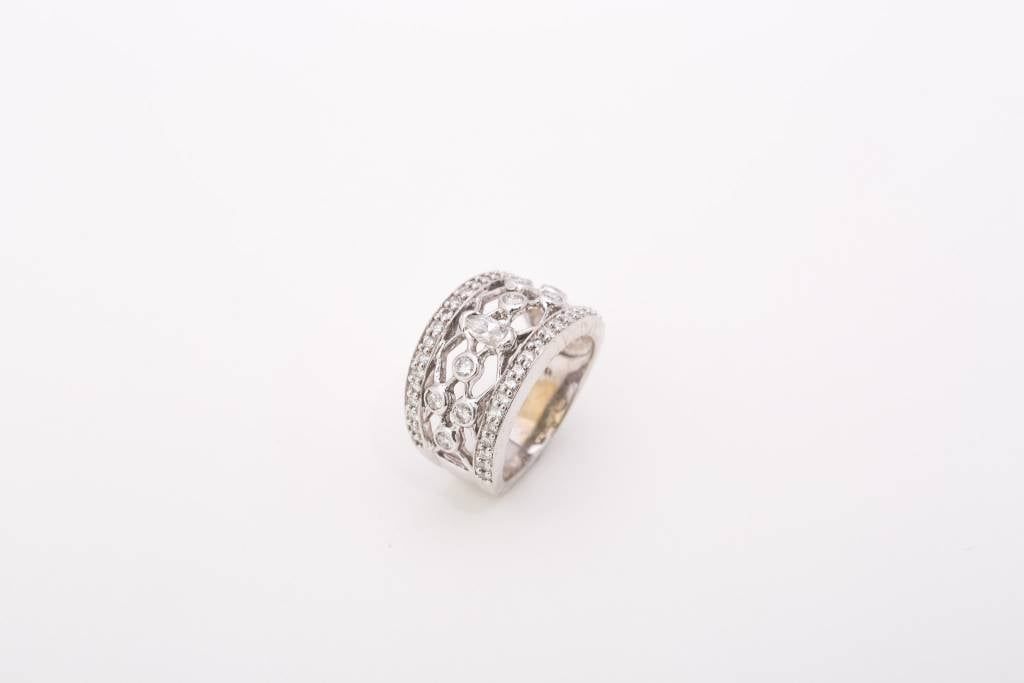 Antique Style Diamond Band White Gold 14k