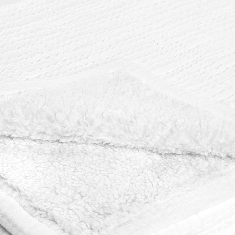 TC Cardiff White Throw-50x70