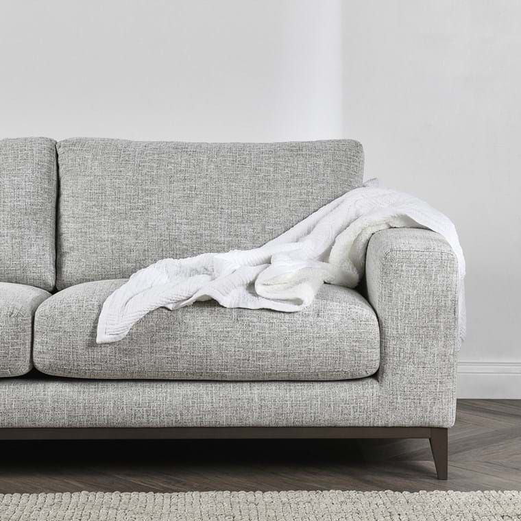 TC Cardiff White Throw-50x70