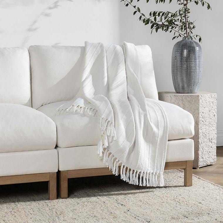 TC Hunter White Throw-50x70