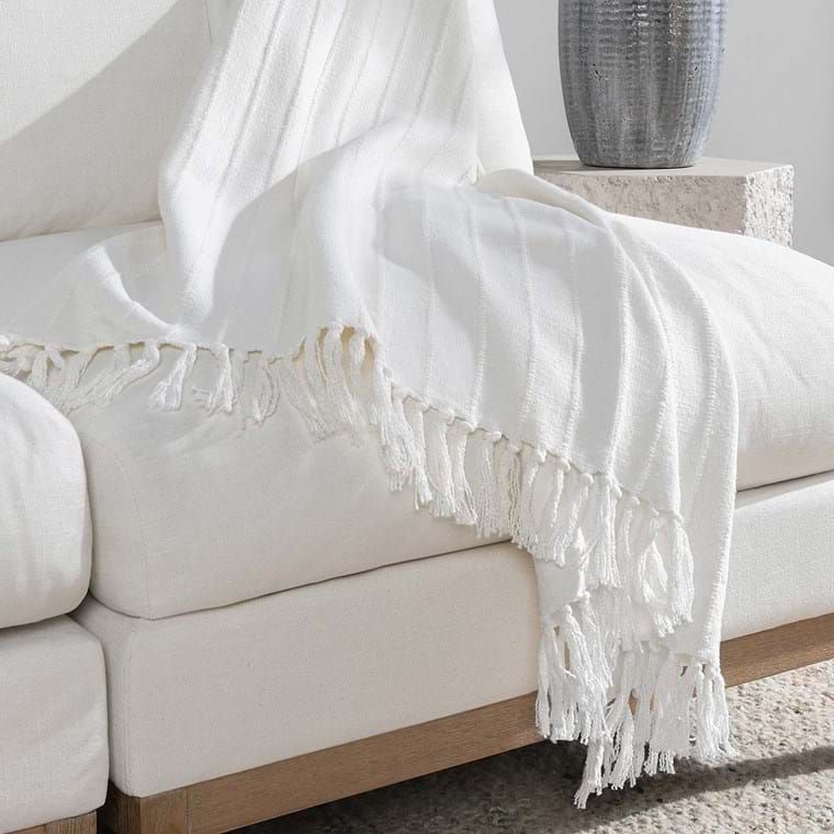 TC Hunter White Throw-50x70