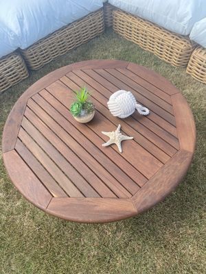 Outdoor coffee tables