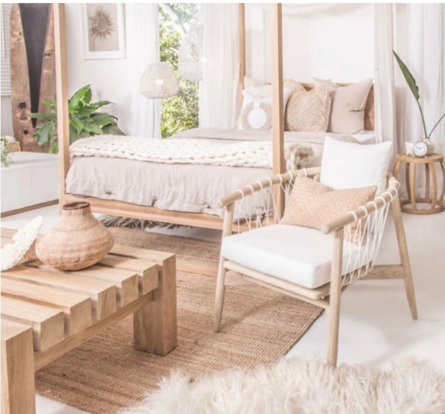 Takama Poster Bed-Queen-64x84x79
