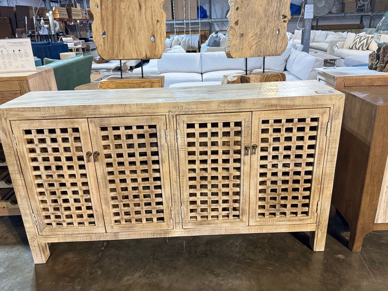 WD. 4 Door Sideboard 70x18x38 Light Grey/Taupe