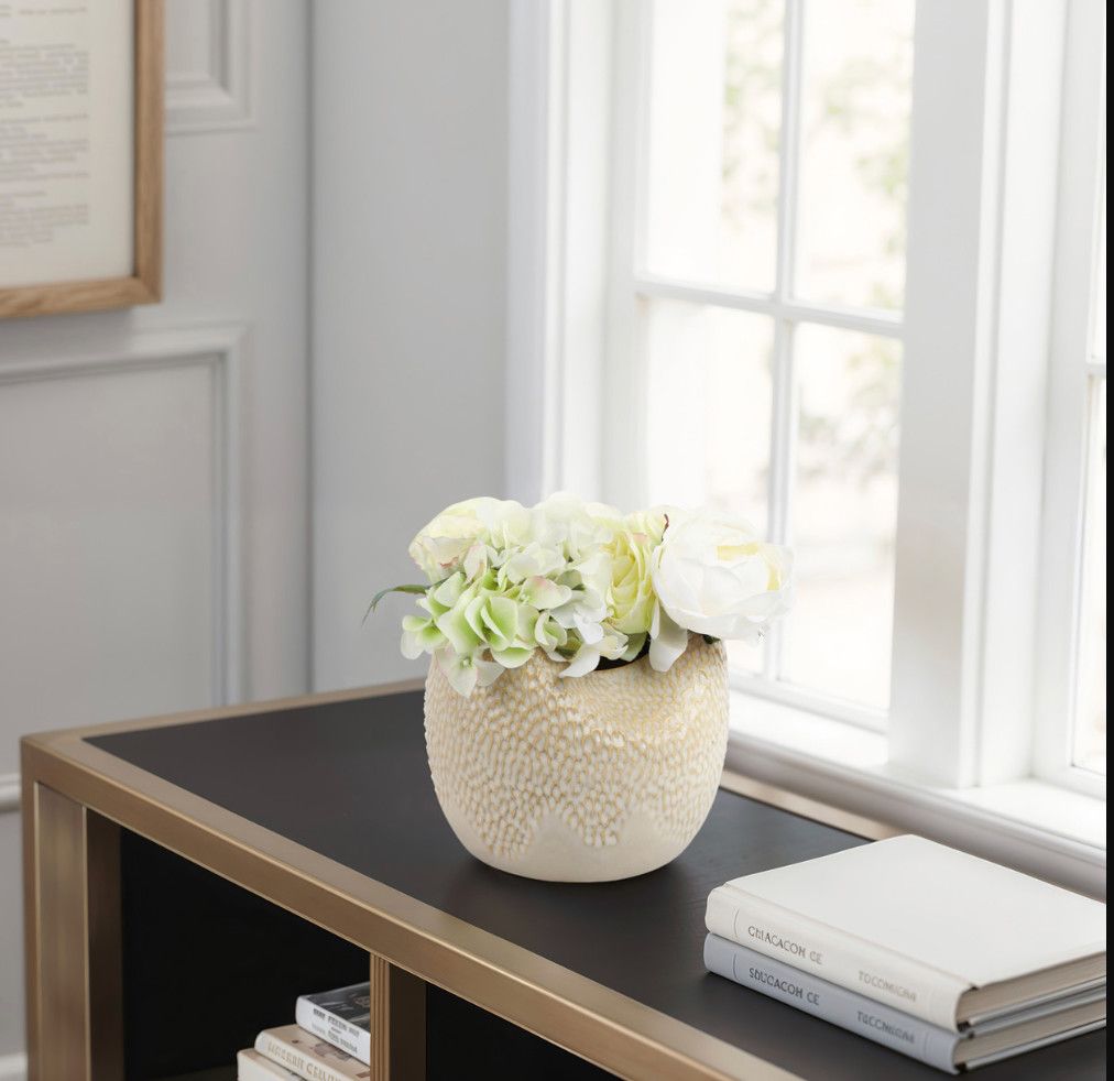 SMALL PORTUGAL VASE 8 x 8 x 7