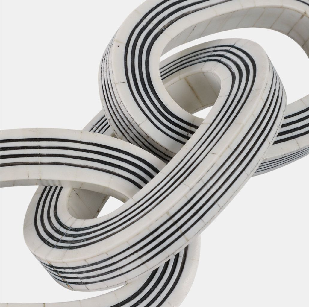3-LINK RESIN CHAIN WITH LINES, WHITE/BLACK 15 x 5 x 1