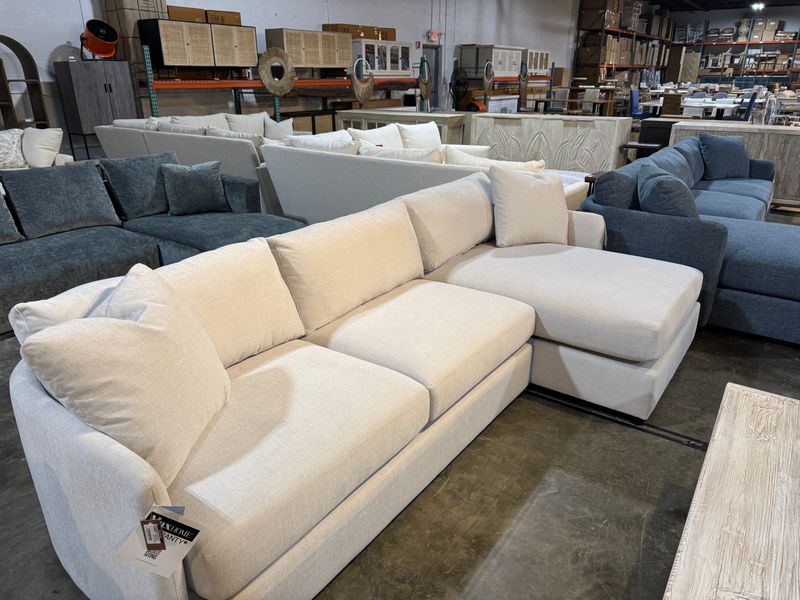 Curves Sofa LSE Chaise Linen + 118"W x 40"D x 36"H x 60"D Chaise