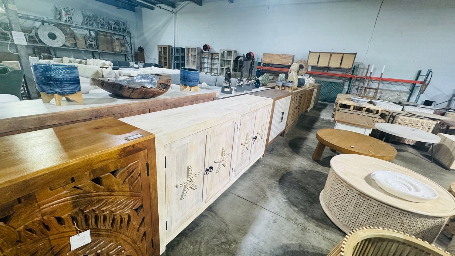 WD.4 DOOR SIDEBORAD WITH STAR FISH WW 76x18x36 WD.4 DOOR SIDEBORAD WITH STAR FISH WW 76x18x36