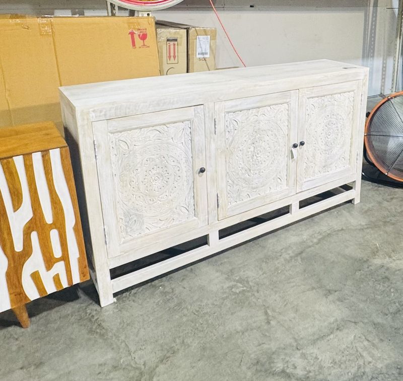 WD.3 DOOR SIDEBOARD  64x18x36