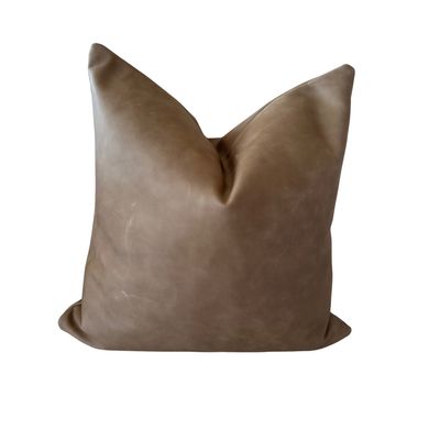 20&quot; THROW PILLOW L2 (BALMY LATTE)