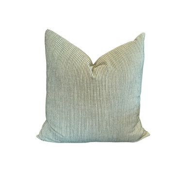 22&quot; THROW PILLOW G5 (LINE AFTER LINE IVY)
