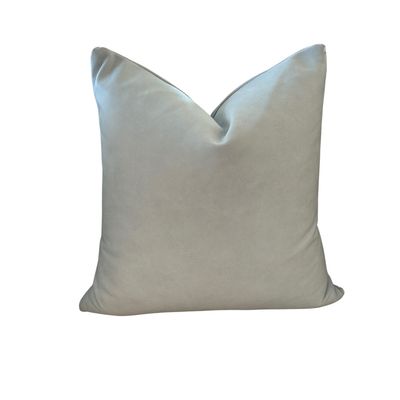 18&quot; THROW PILLOW L1 (MYSTIQUE SKY)