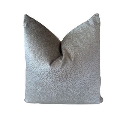 22&quot; THROW PILLOW G6 (OVERTON MIST)