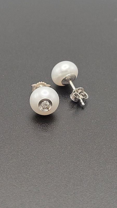 14kw Galatea Diamond in a Pearl Stud Earrings