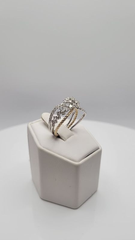 14KYW 1.22 ctw Diamond and Cable Twist  ring sz7