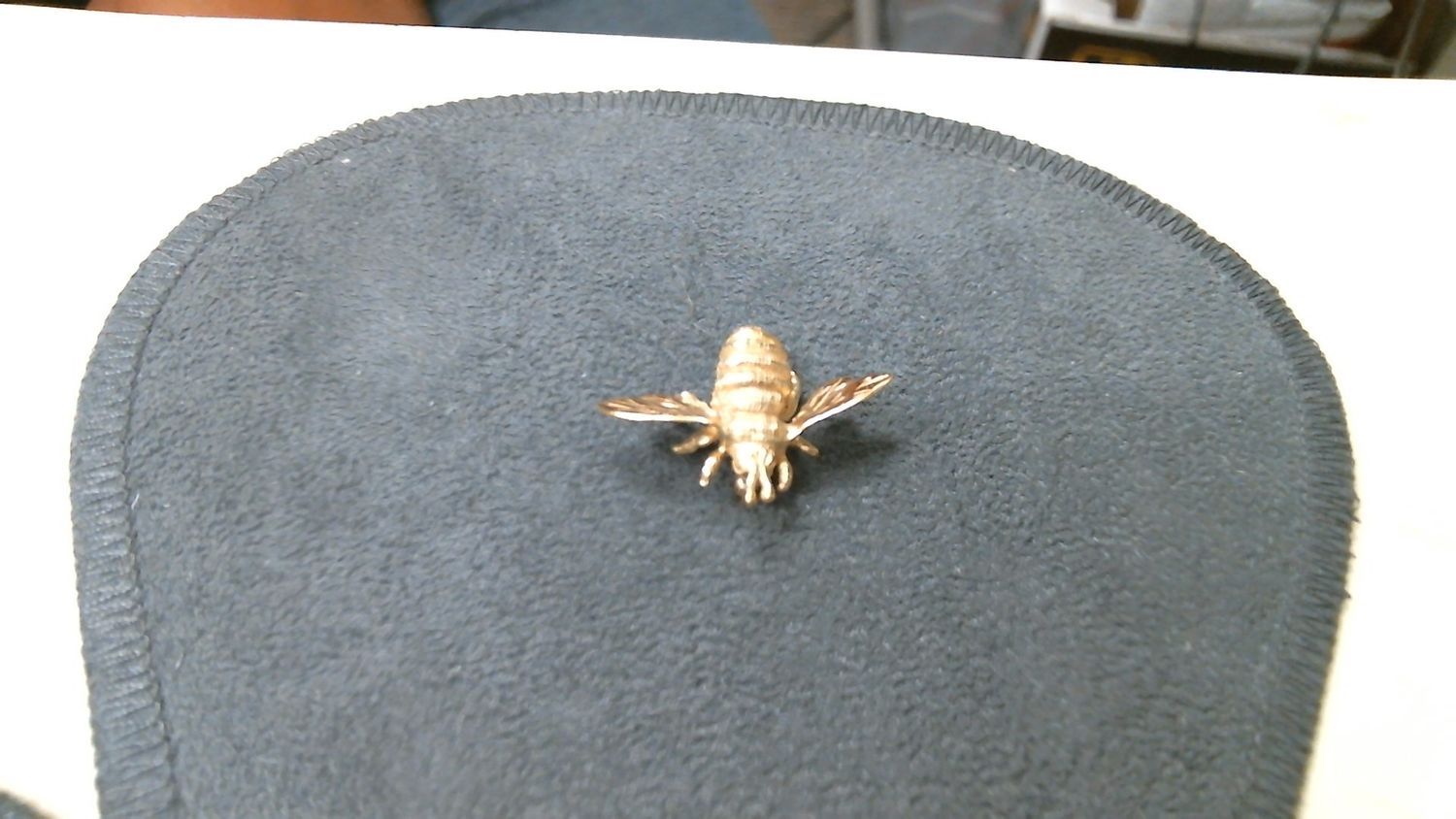 14ky Bumble Bee Brooch 2.3dwt