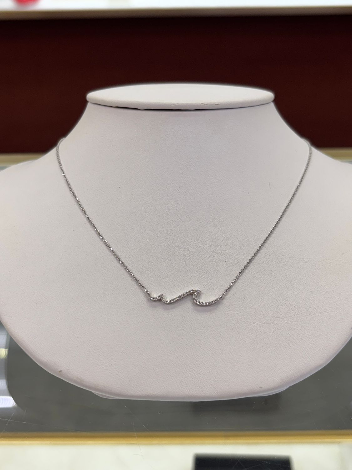 14kw 0.07ctw Dia Wave Necklace 18&quot;