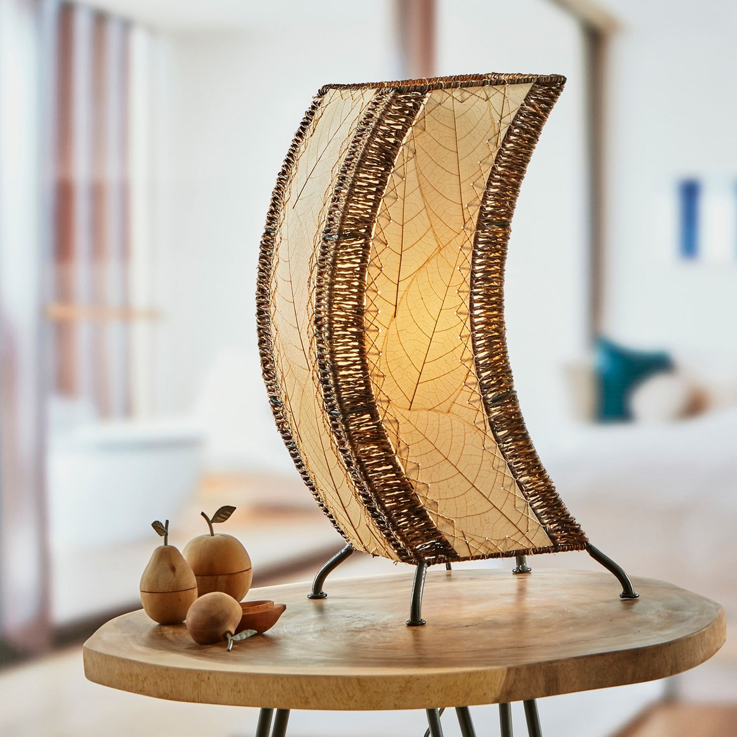 C-Shape Leaf Lamp, Eangee Colors: Natural