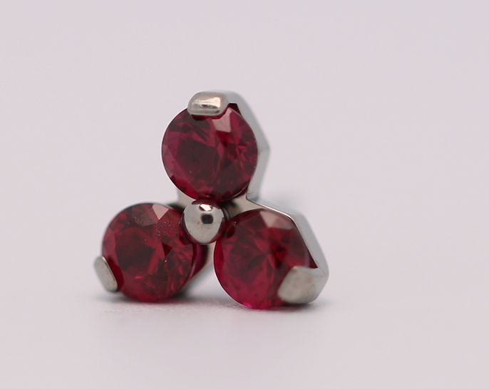 18g trinity prong 3x1.5mm ruby