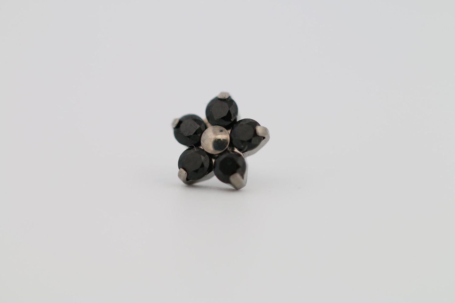 18g prong set threadless end flower 5x1.5mm black