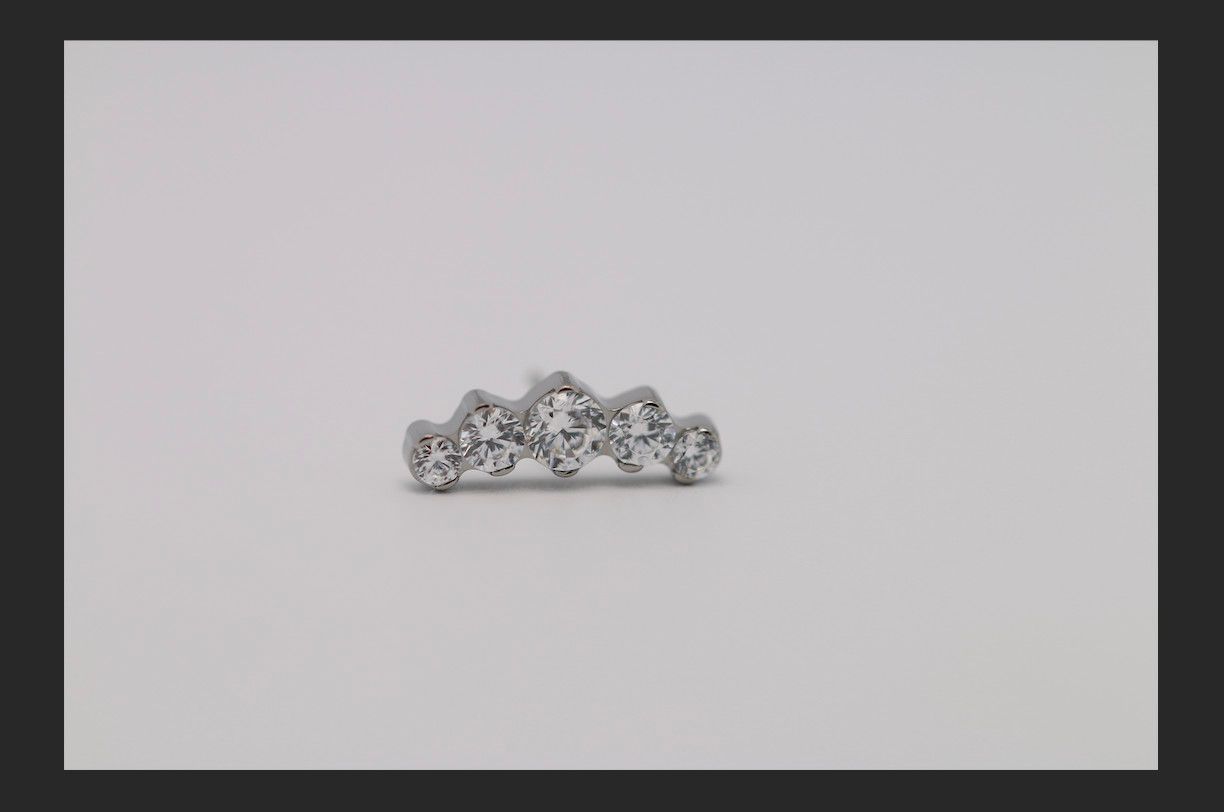 18g prong set threadless Odyssey Prium #2 gem end White cz